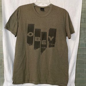 Obey men T shirt